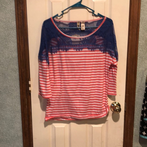 BKE top - Picture 1 of 3